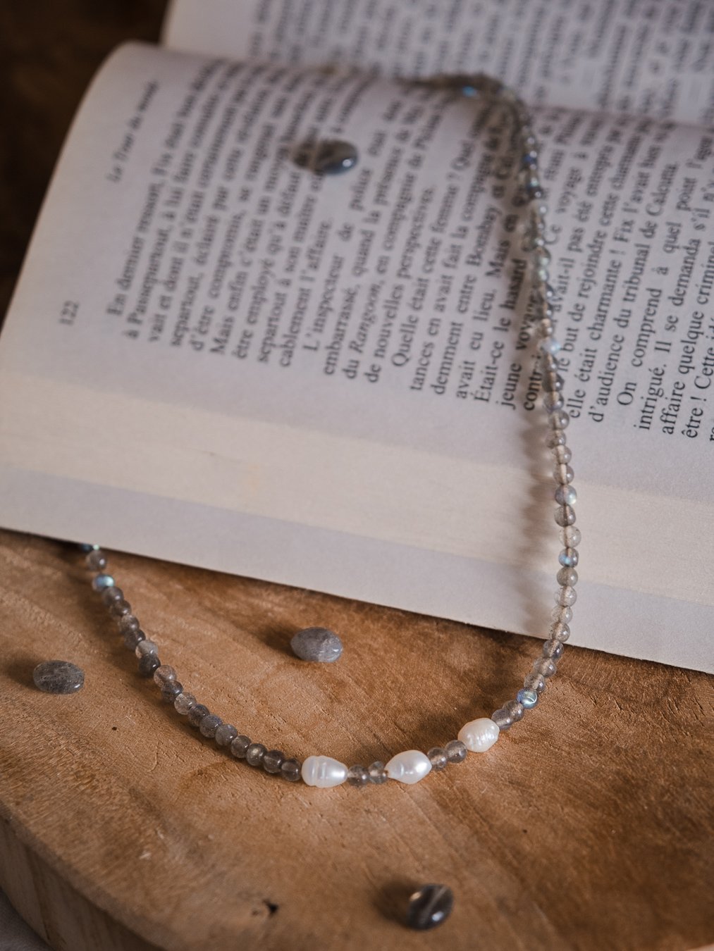 collier perle de labrdorite et perle eau douce. Collier protecteur