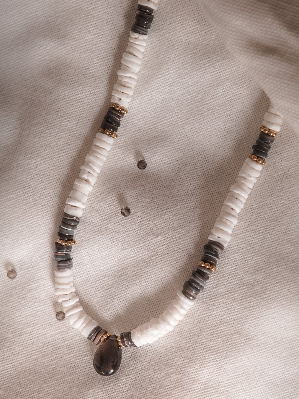 NAYA - coquillage et quartz fumé