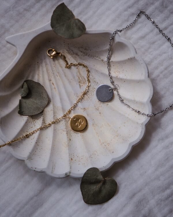 bracelet initiale - médaille personnalisée