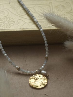 collier en perles de nacre blanche